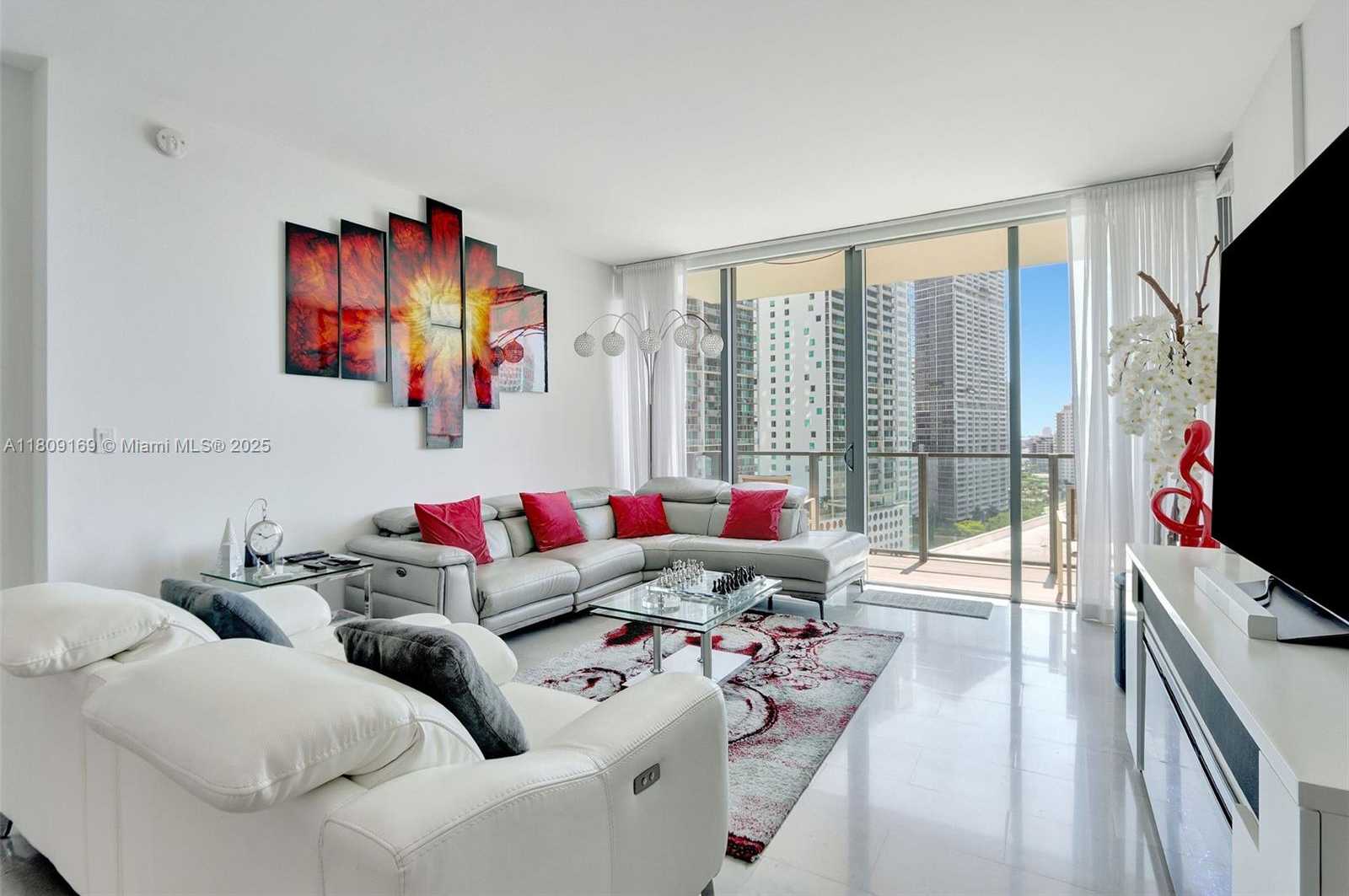 Small Image of 68 SOUTH EAST 6TH ST #1203, Miami Number 3
