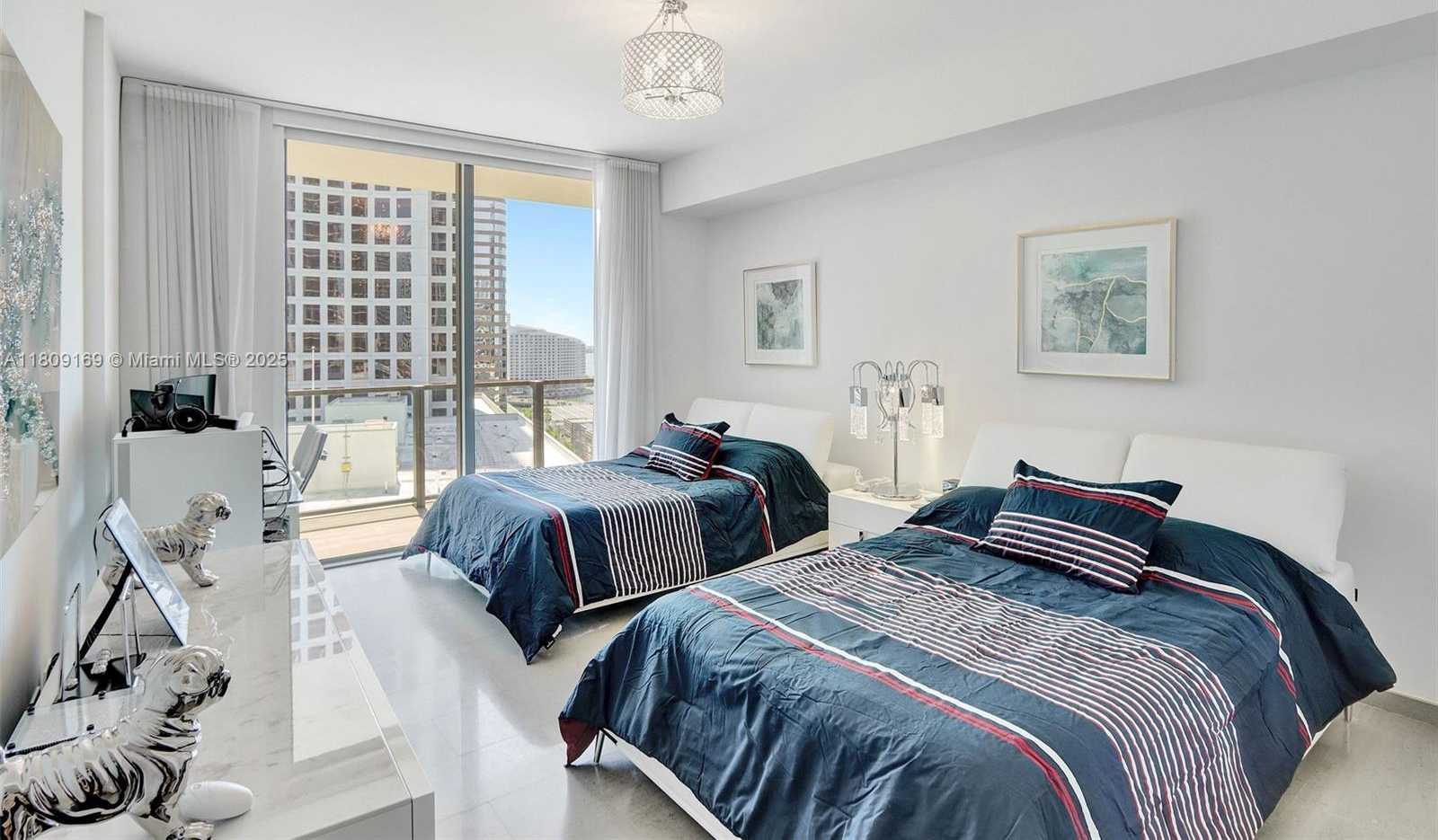 Small Image of 68 SOUTH EAST 6TH ST #1203, Miami Number 9