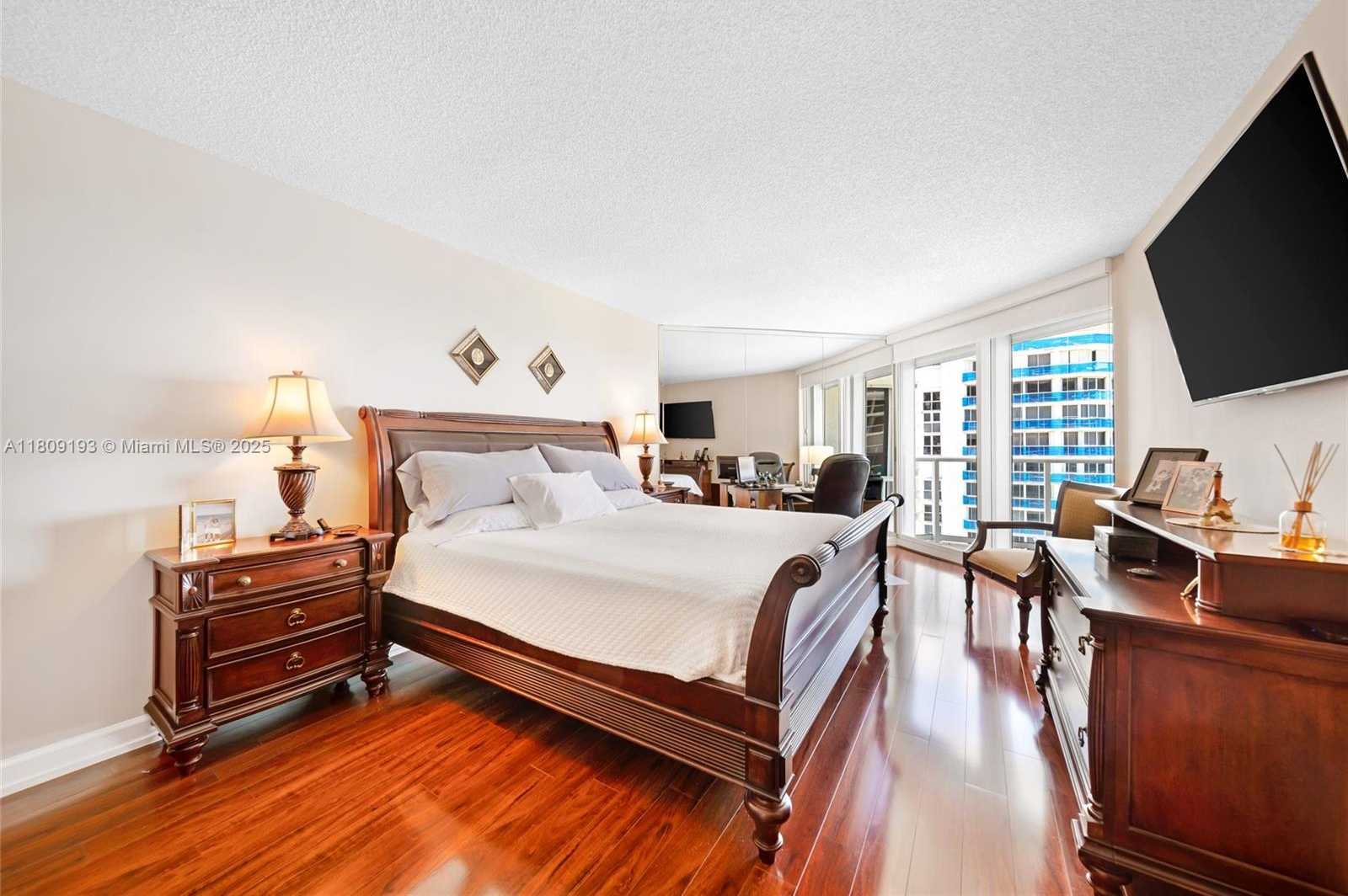 Small Image of 16445 COLLINS AVE #2226, Sunny Isles Beach Number 4