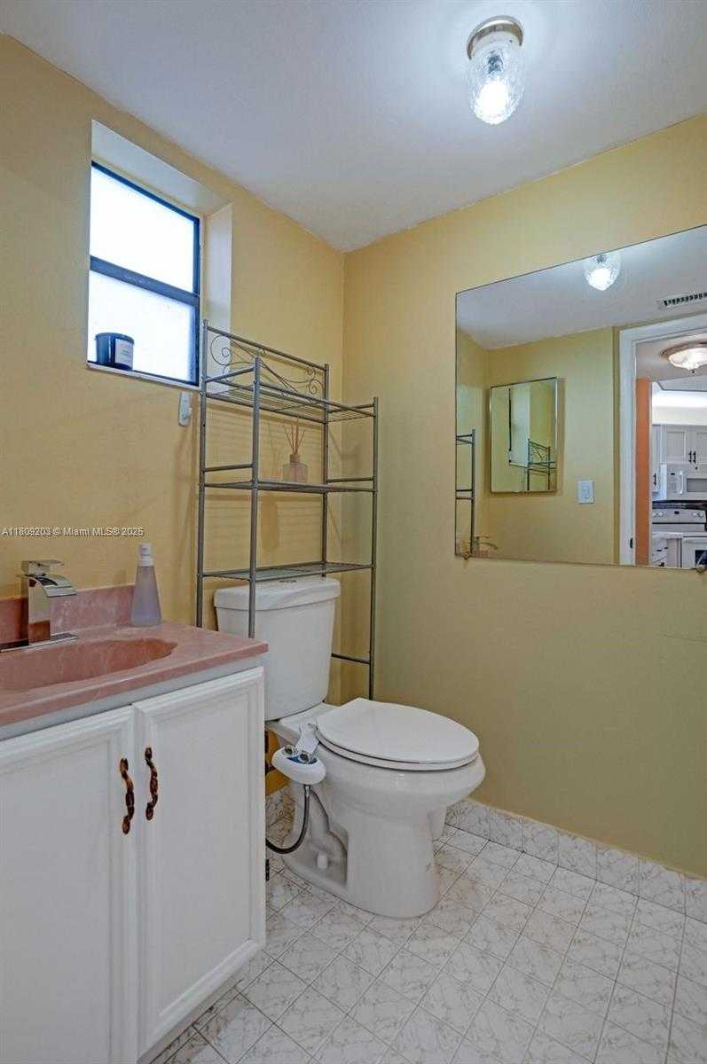 Small Image of 6555 WEST BROWARD BLVD #412, Plantation Number 10