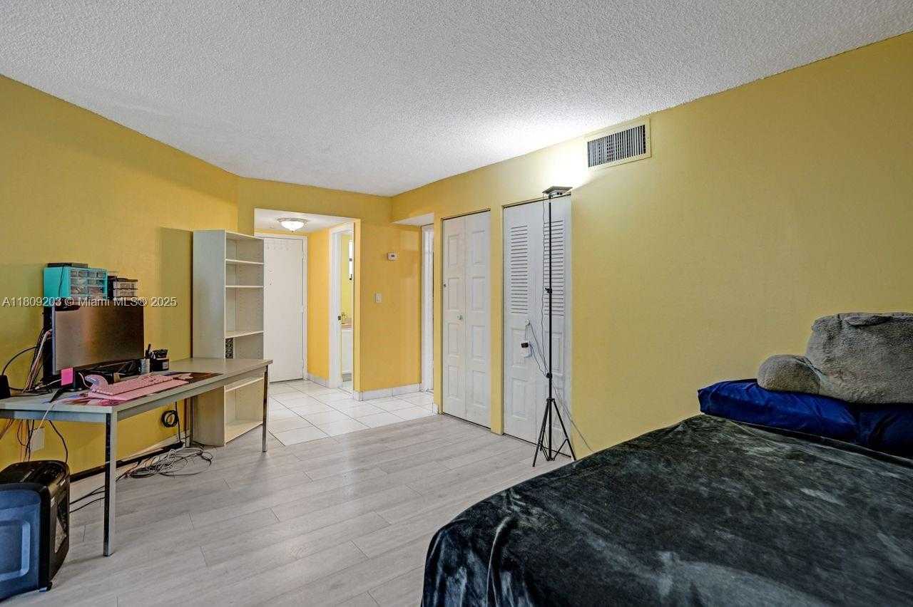 Small Image of 6555 WEST BROWARD BLVD #412, Plantation Number 16