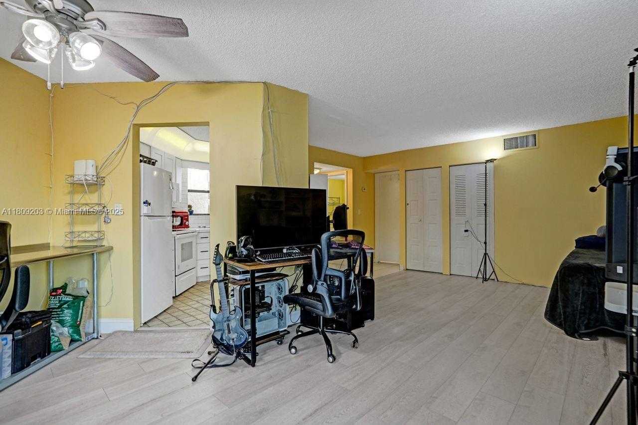Small Image of 6555 WEST BROWARD BLVD #412, Plantation Number 18