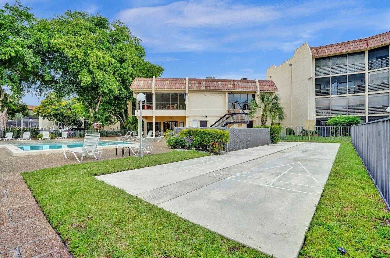 Small Image of 6555 WEST BROWARD BLVD #412, Plantation Number 27