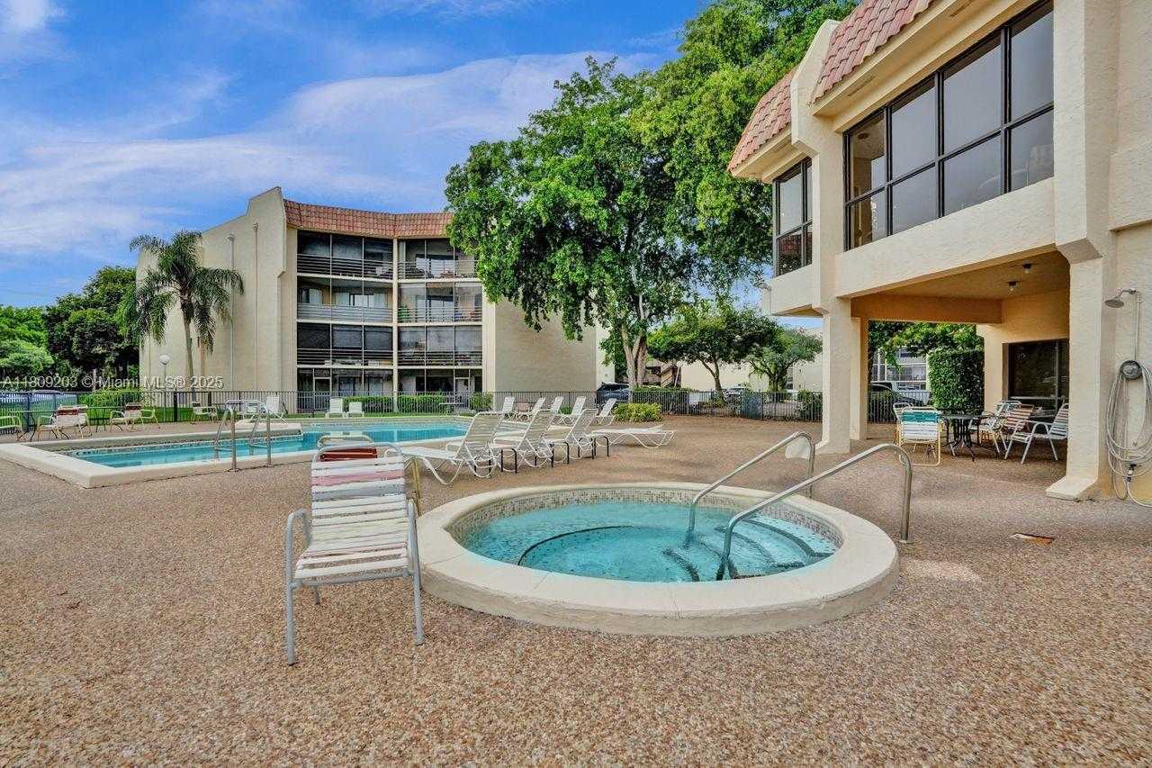 Small Image of 6555 WEST BROWARD BLVD #412, Plantation Number 28