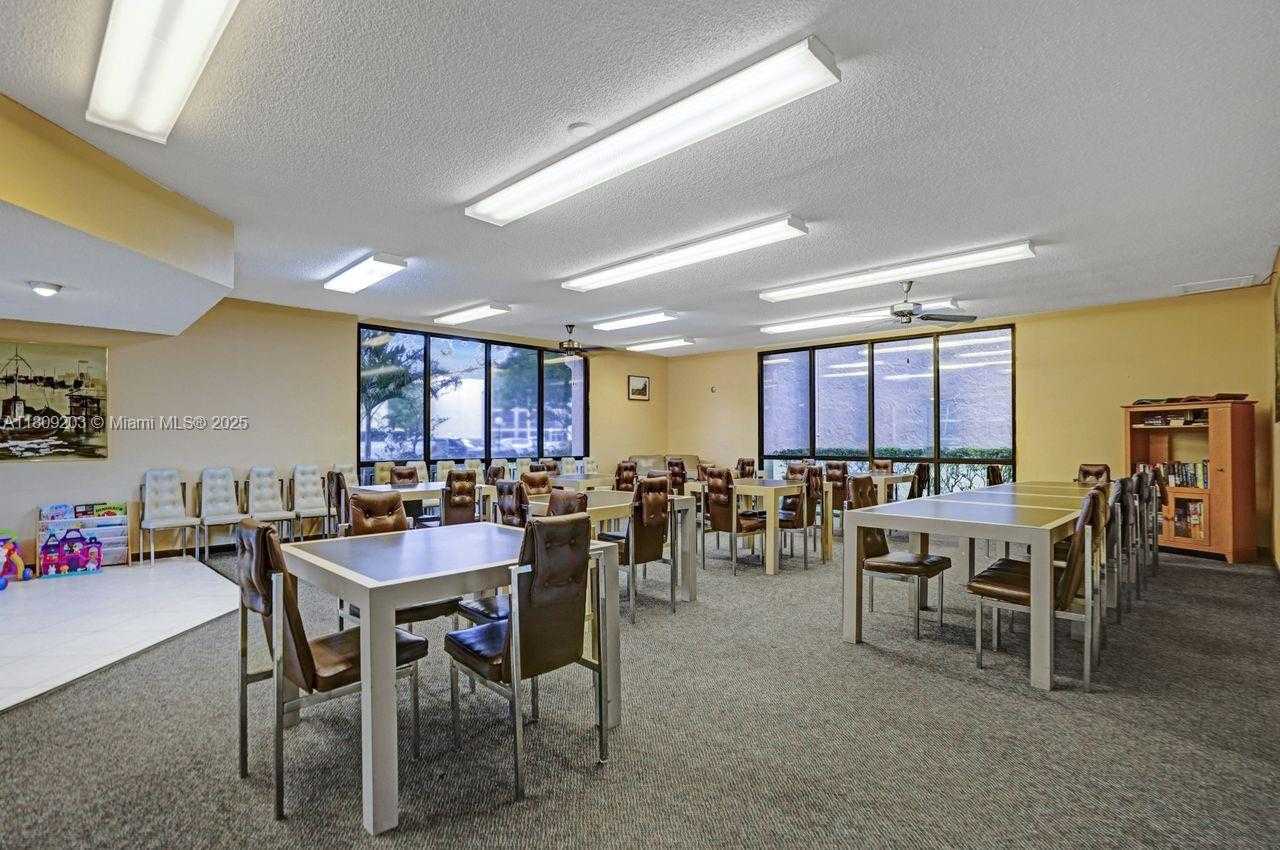 Small Image of 6555 WEST BROWARD BLVD #412, Plantation Number 32