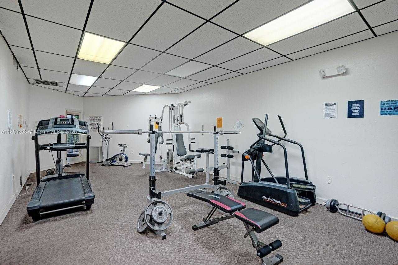 Small Image of 6555 WEST BROWARD BLVD #412, Plantation Number 33