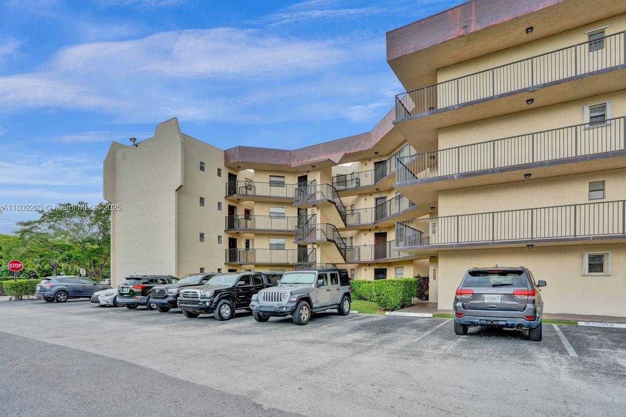 Small Image of 6555 WEST BROWARD BLVD #412, Plantation Number 40