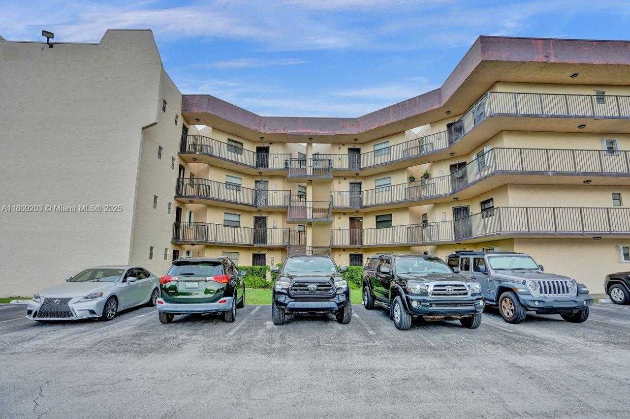 Small Image of 6555 WEST BROWARD BLVD #412, Plantation Number 41