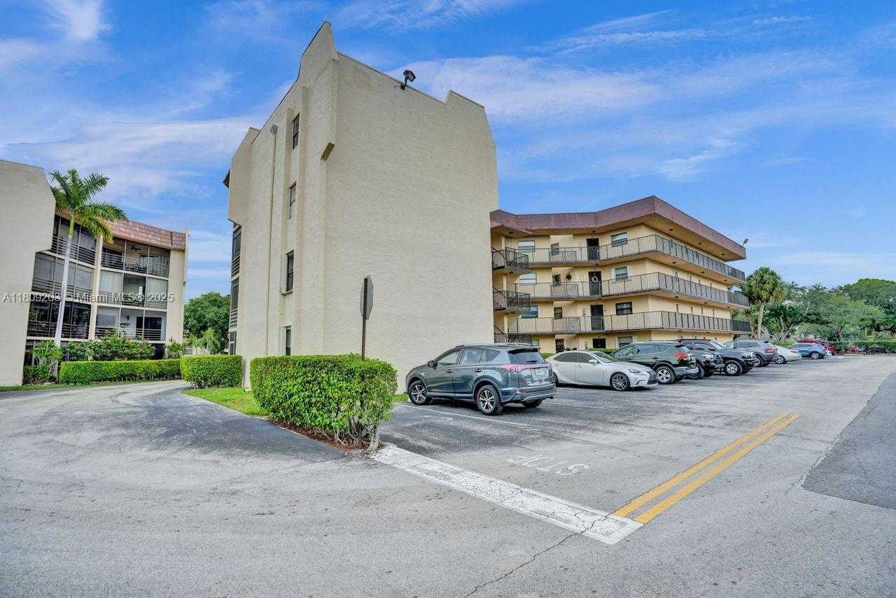 Small Image of 6555 WEST BROWARD BLVD #412, Plantation Number 42