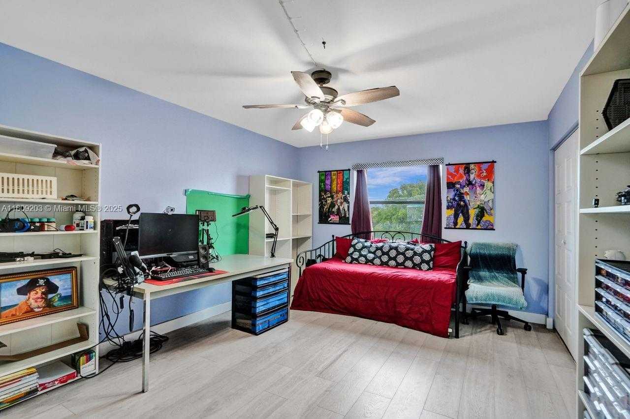 Small Image of 6555 WEST BROWARD BLVD #412, Plantation Number 5