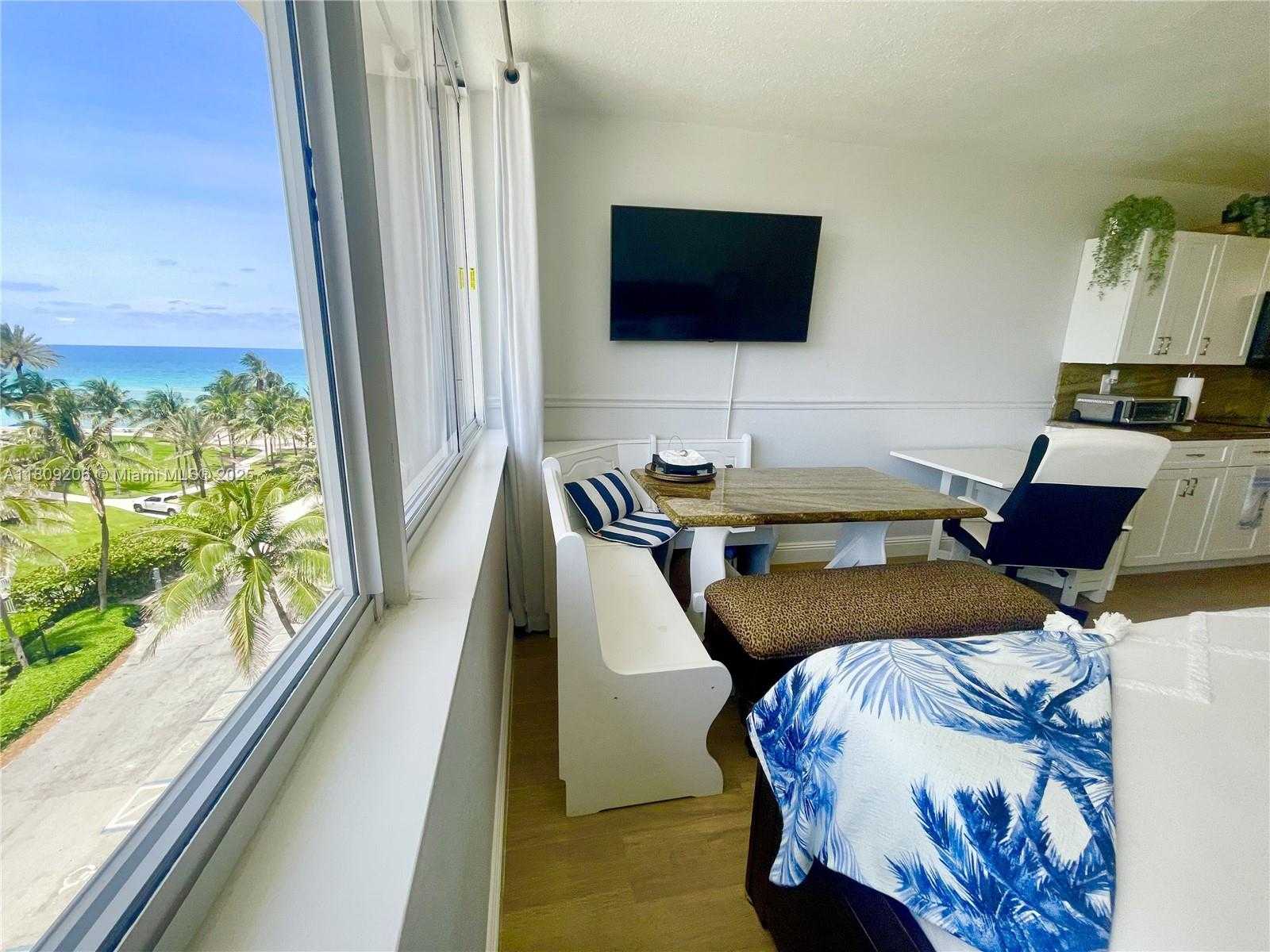 Small Image of 19201 COLLINS AVE #427, Sunny Isles Beach Number 13
