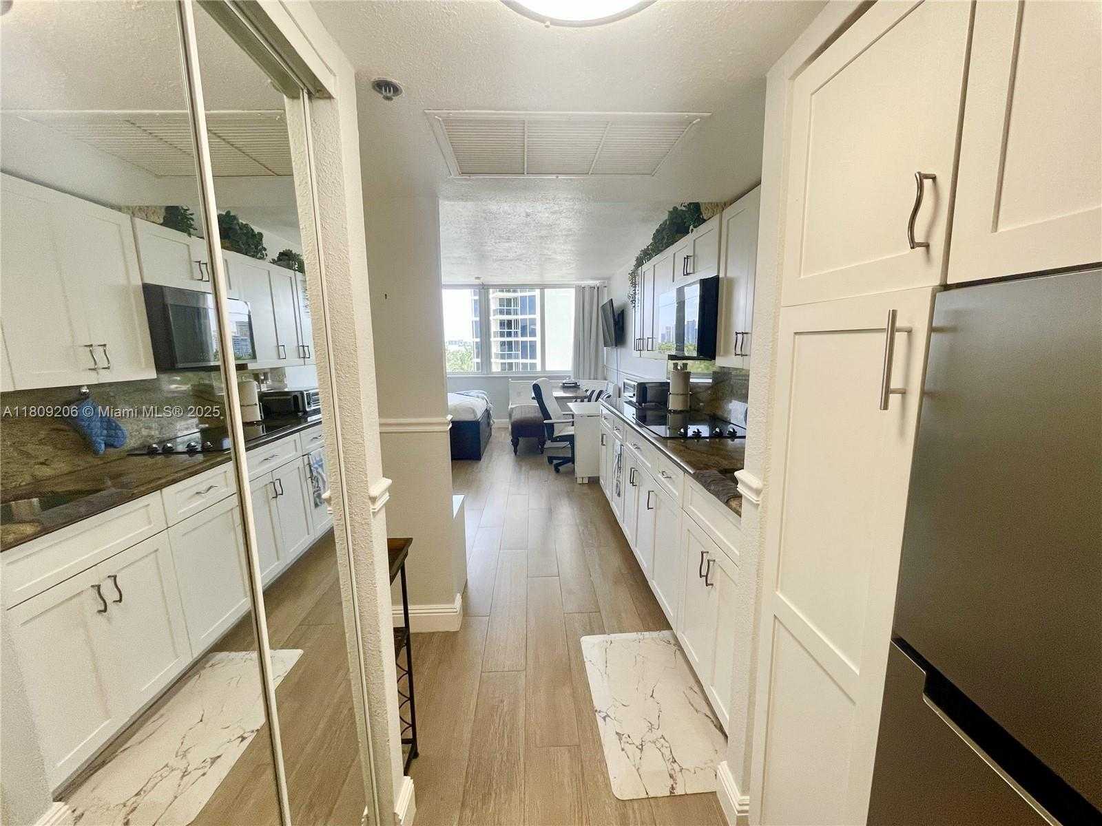 Small Image of 19201 COLLINS AVE #427, Sunny Isles Beach Number 18