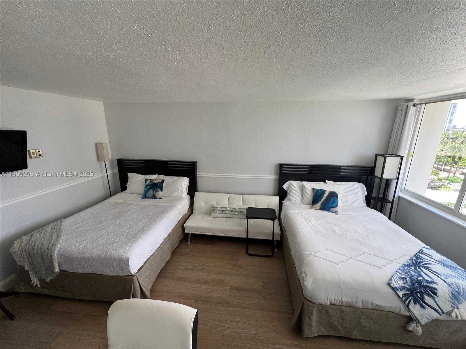 Small Image of 19201 COLLINS AVE #427, Sunny Isles Beach Number 48