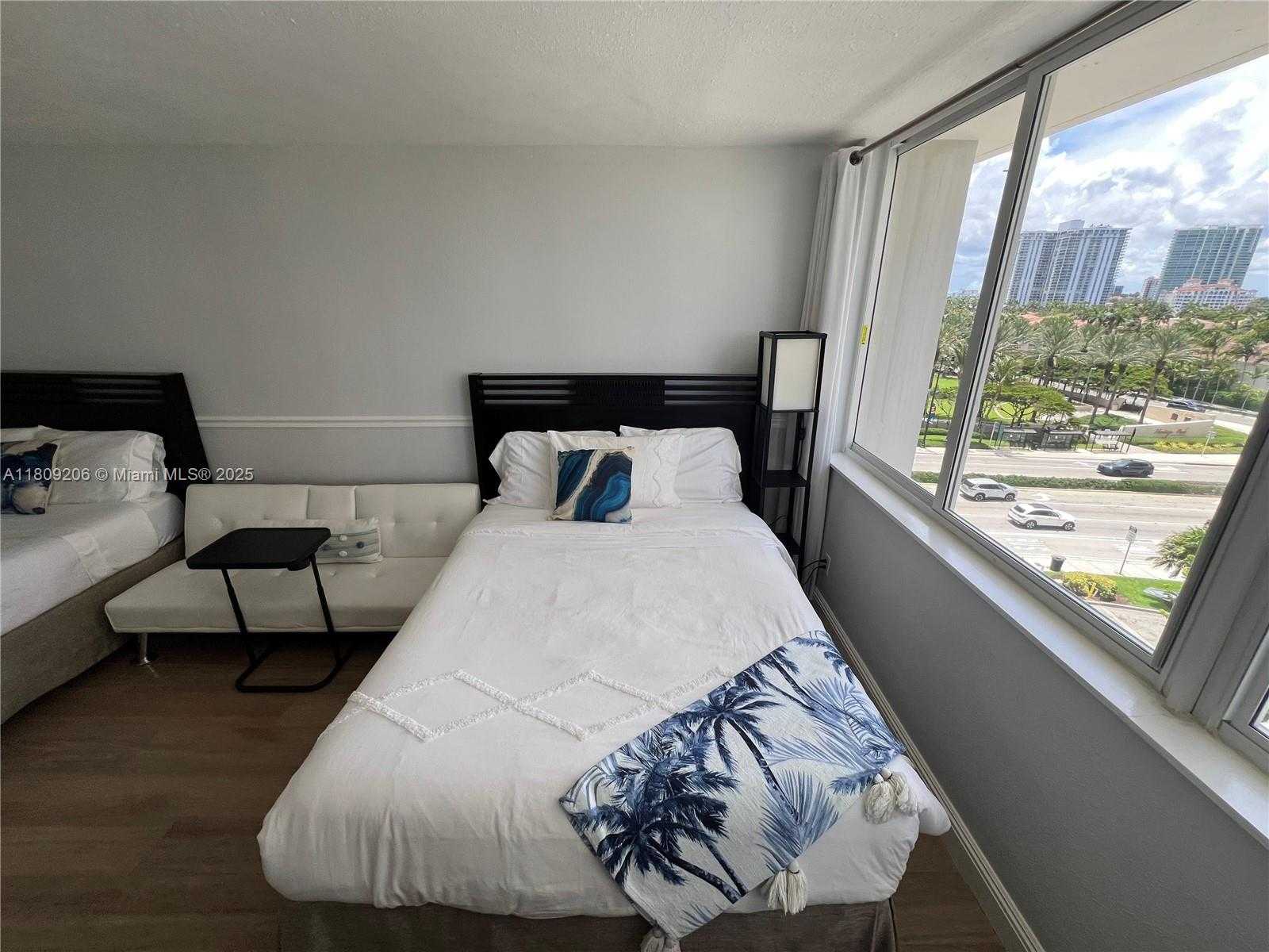 Small Image of 19201 COLLINS AVE #427, Sunny Isles Beach Number 49