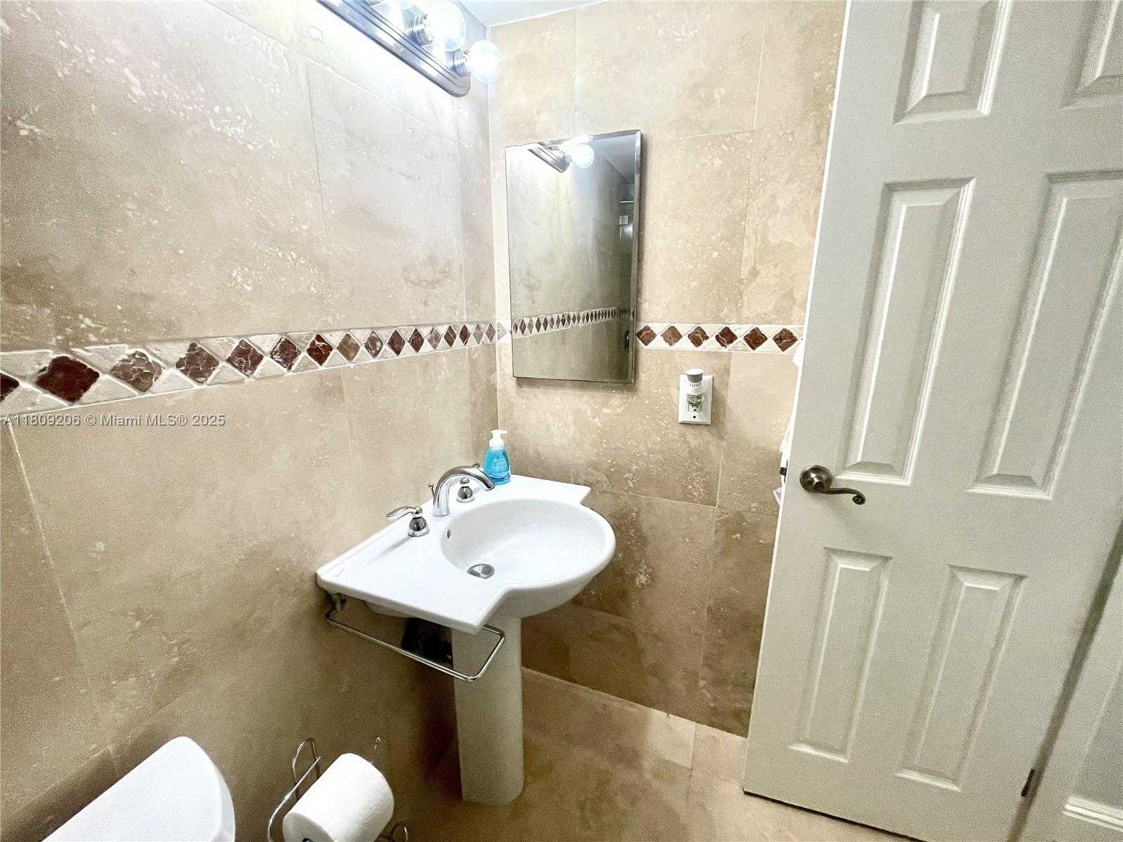 Small Image of 19201 COLLINS AVE #427, Sunny Isles Beach Number 6