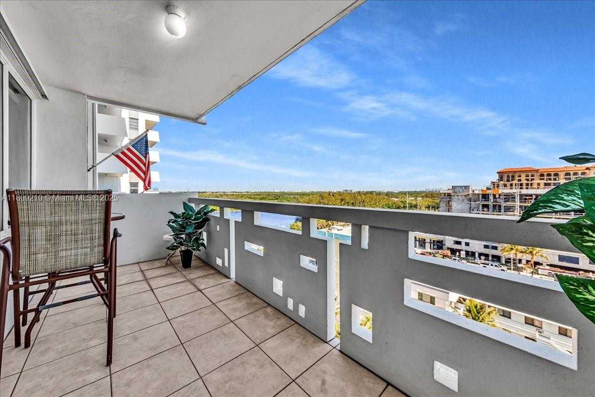 Small Image of 3111 NORTH OCEAN DR #904, Hollywood Number 15