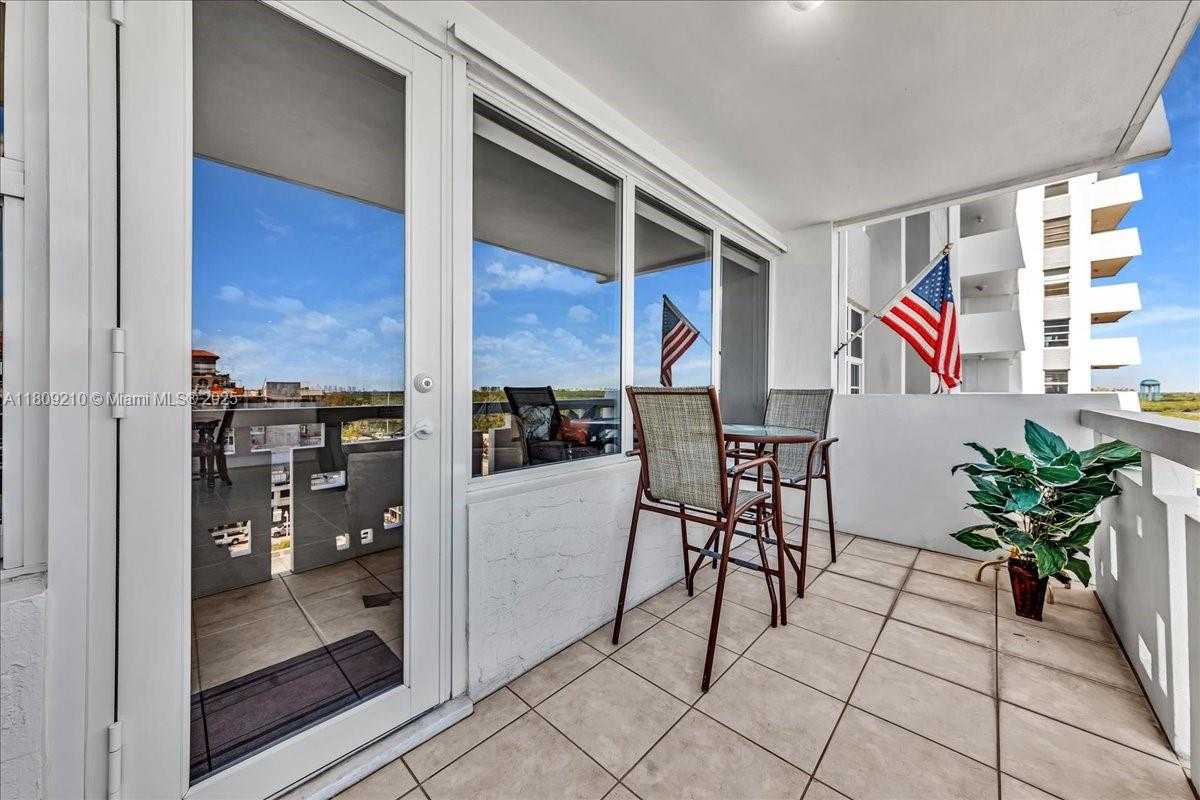 Small Image of 3111 NORTH OCEAN DR #904, Hollywood Number 16