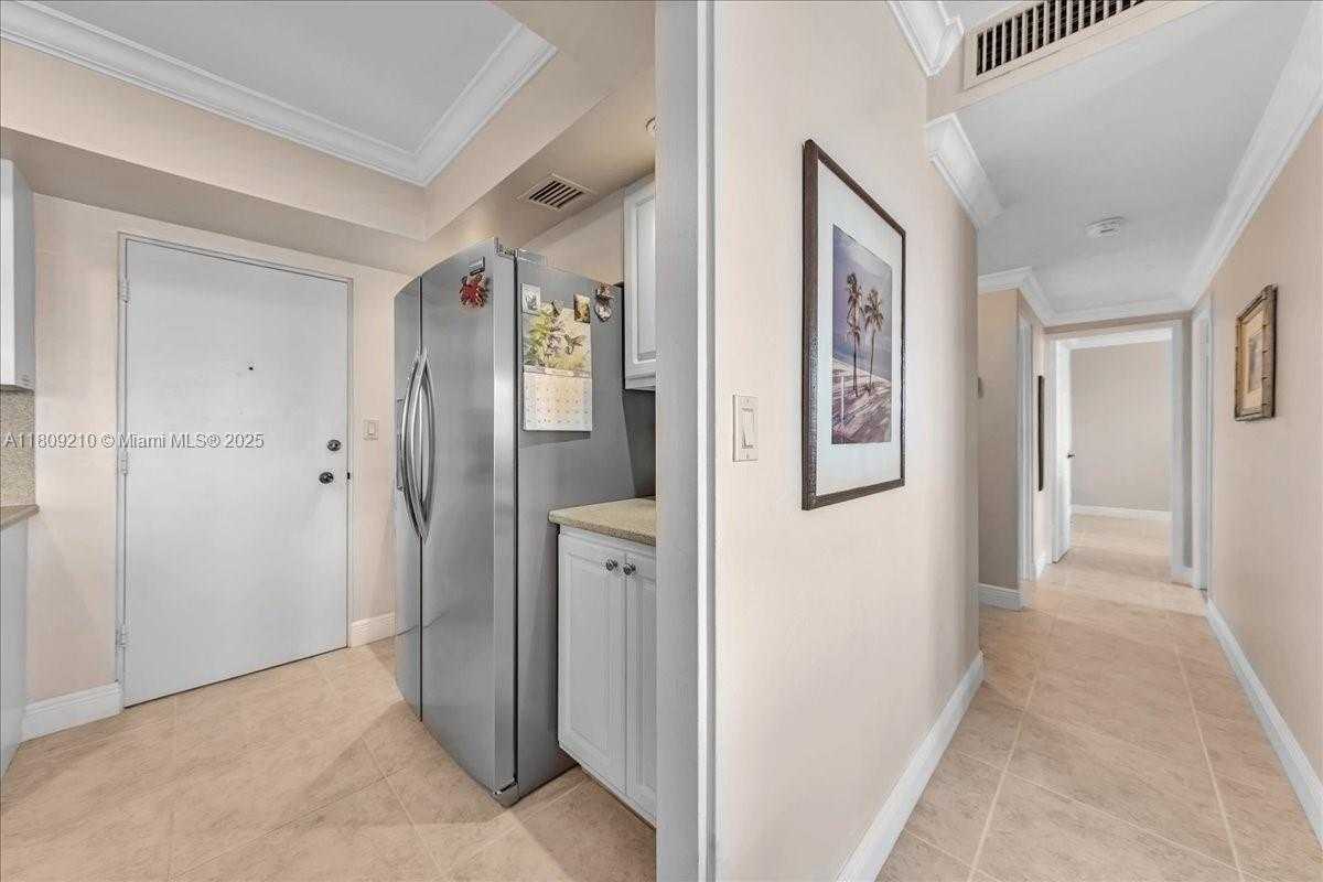 Small Image of 3111 NORTH OCEAN DR #904, Hollywood Number 19