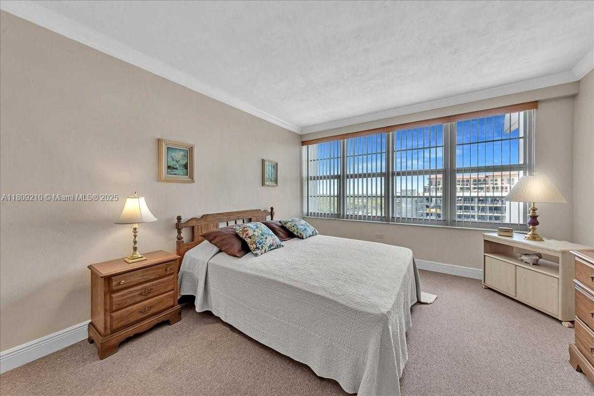 Small Image of 3111 NORTH OCEAN DR #904, Hollywood Number 23