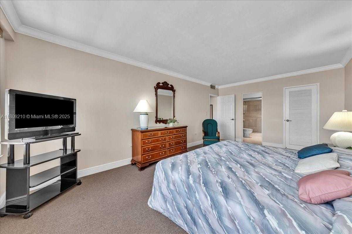 Small Image of 3111 NORTH OCEAN DR #904, Hollywood Number 30