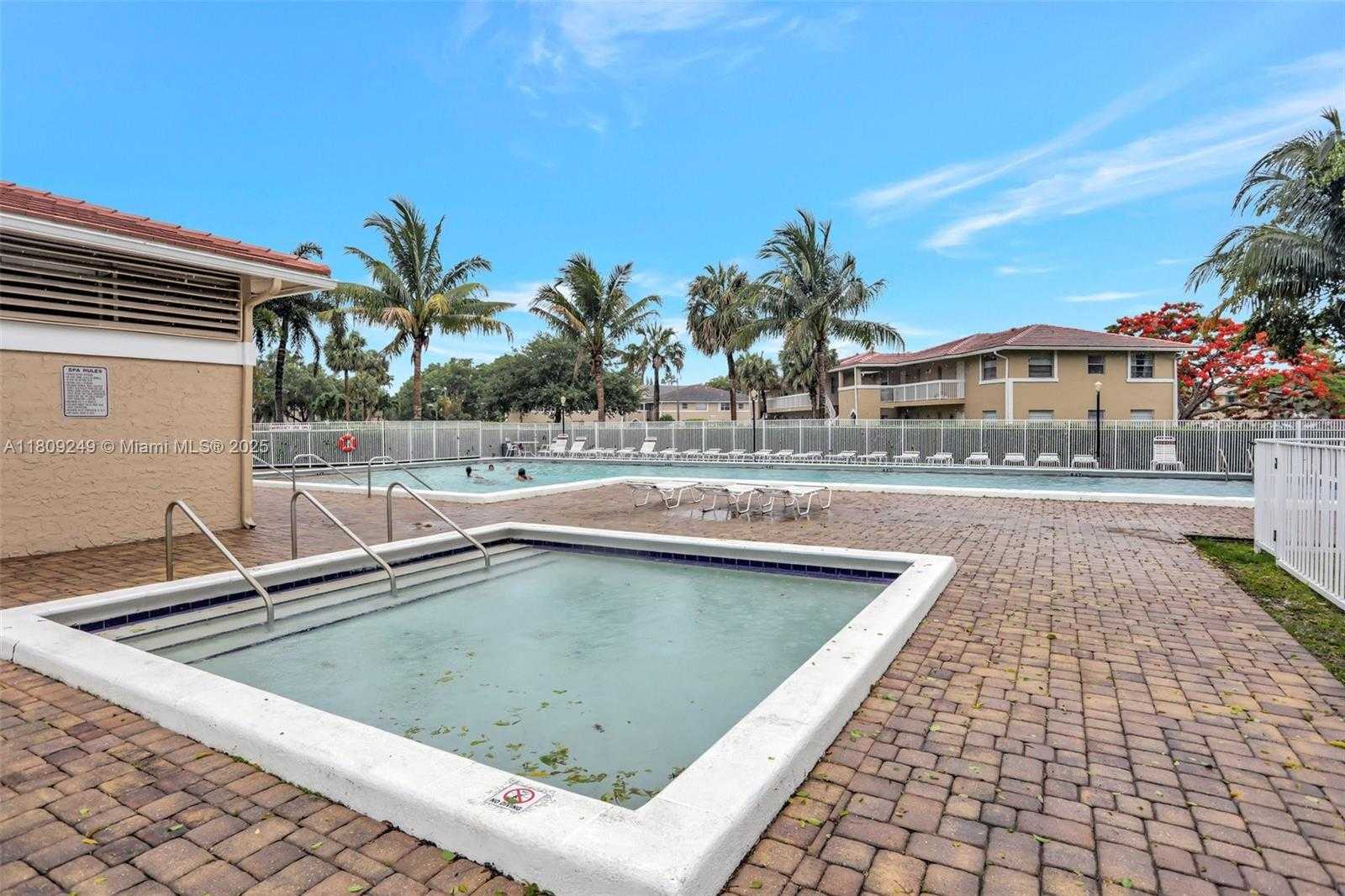 Small Image of 826 TWIN LAKES DR #18-D, Coral Springs Number 26