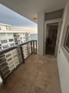 Small Image of 6039 COLLINS AVE #PH12, Miami Beach Number 3