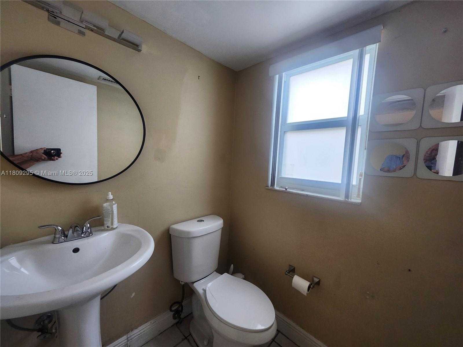 Small Image of 1061 NORTH WEST 80TH AVE #J, Margate Number 11