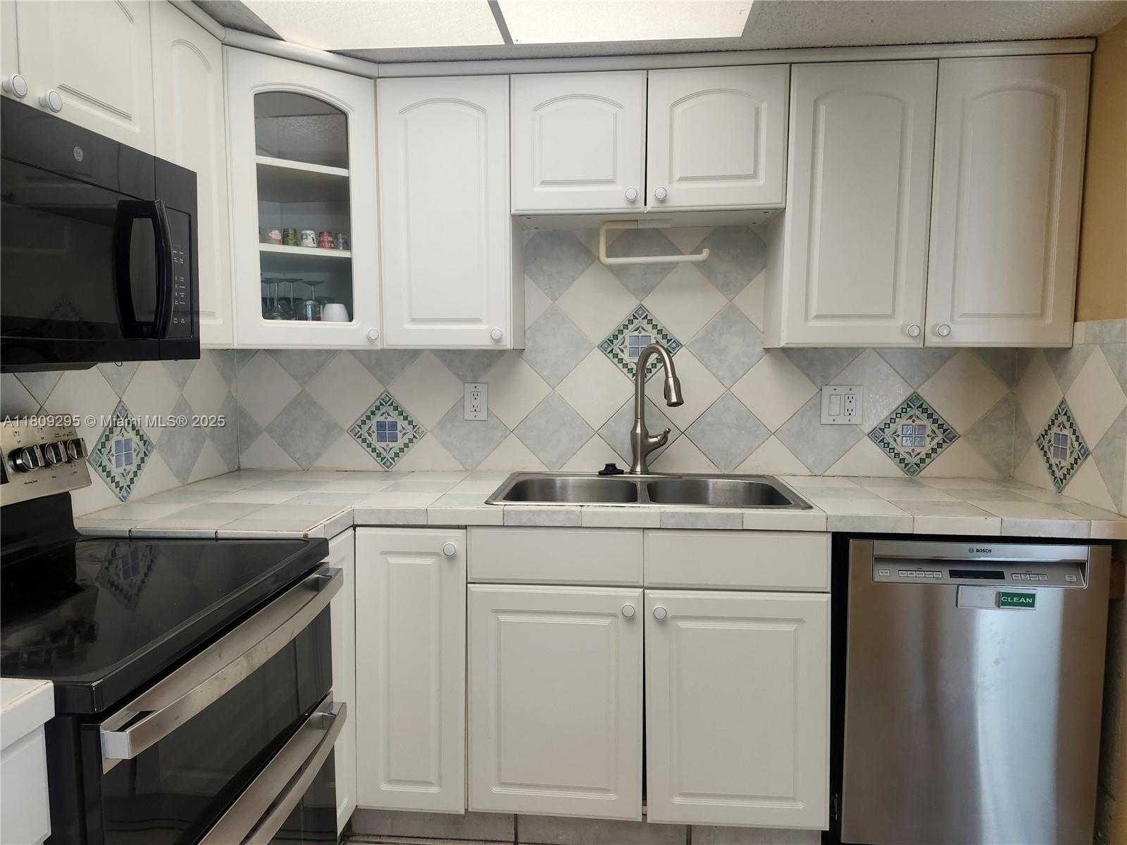 Small Image of 1061 NORTH WEST 80TH AVE #J, Margate Number 19