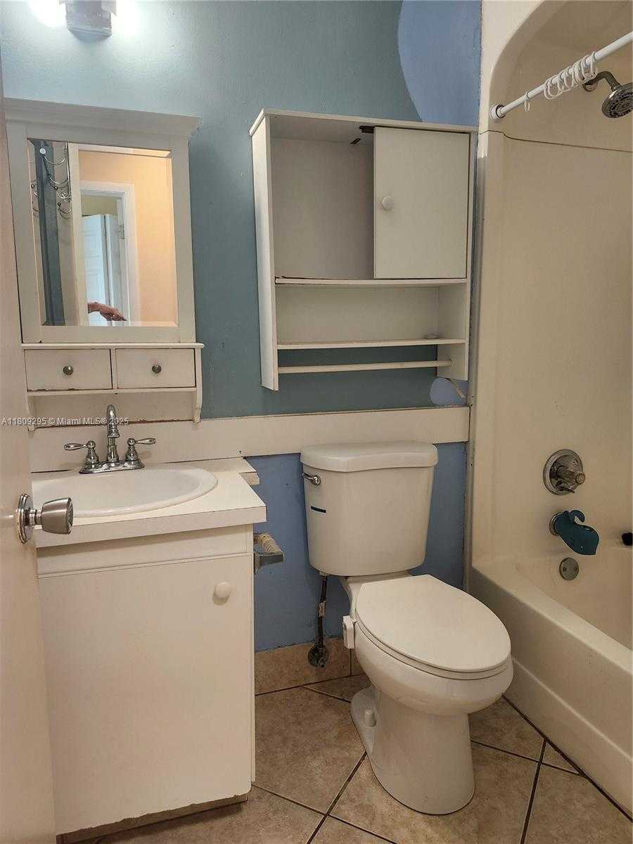 Small Image of 1061 NORTH WEST 80TH AVE #J, Margate Number 31