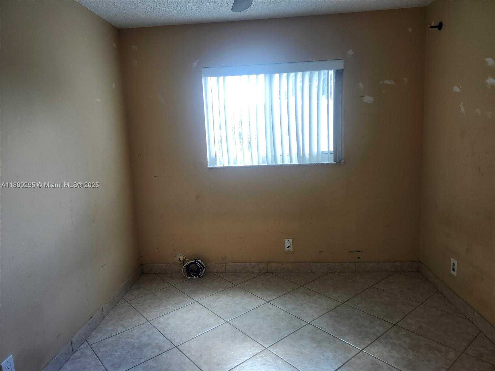 Small Image of 1061 NORTH WEST 80TH AVE #J, Margate Number 41