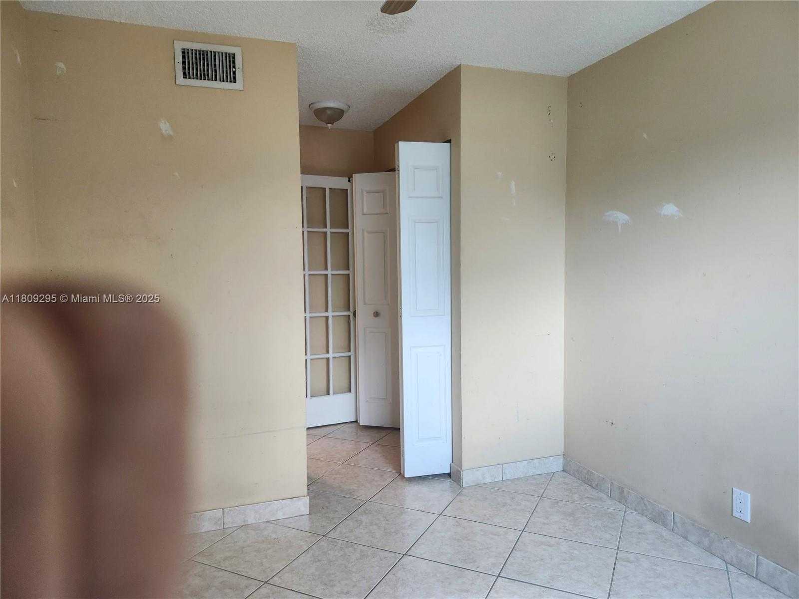 Small Image of 1061 NORTH WEST 80TH AVE #J, Margate Number 42