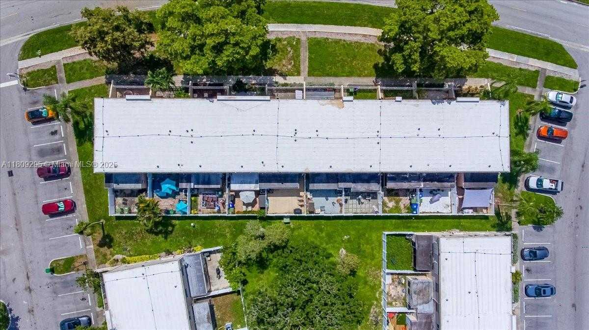 Small Image of 1061 NORTH WEST 80TH AVE #J, Margate Number 44
