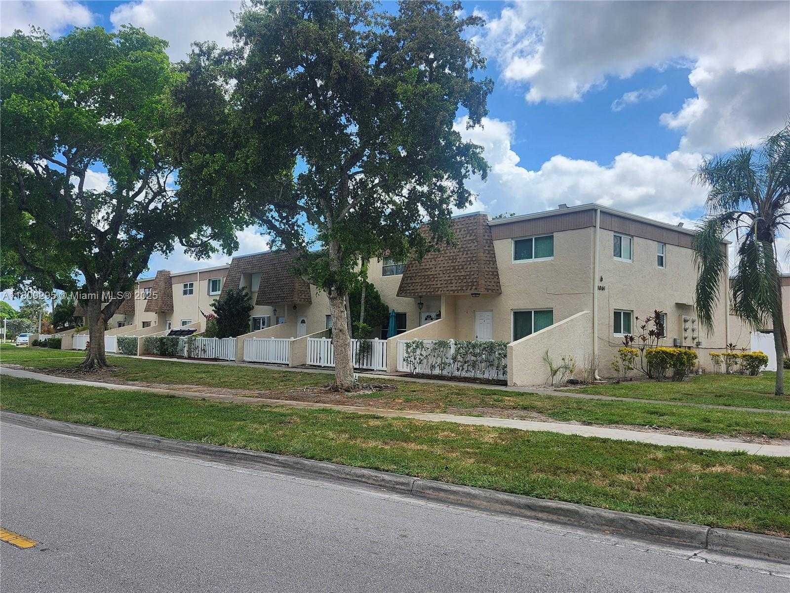 Small Image of 1061 NORTH WEST 80TH AVE #J, Margate Number 6