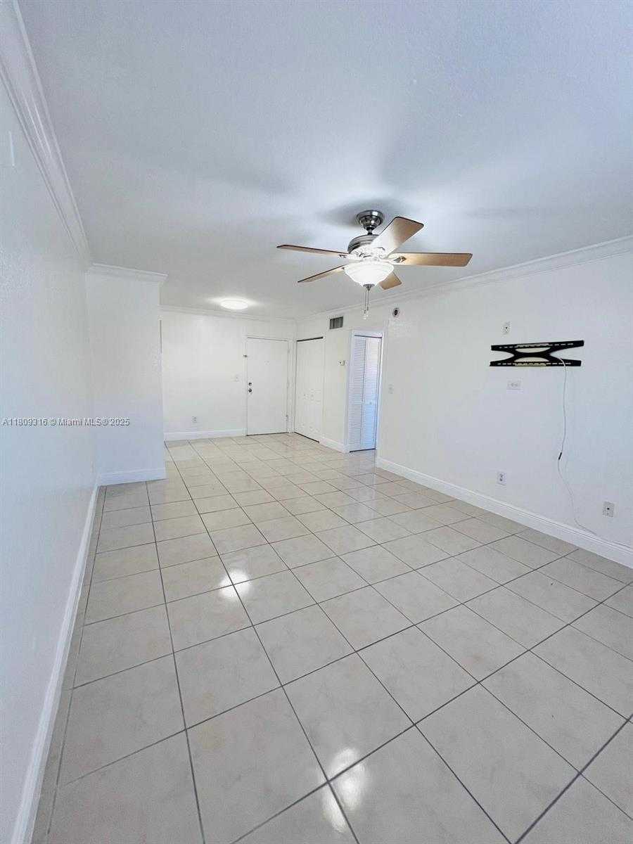 Small Image of 606 WEST 81ST ST #224, Hialeah Number 10