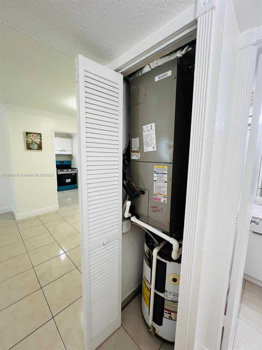 Small Image of 606 WEST 81ST ST #224, Hialeah Number 15