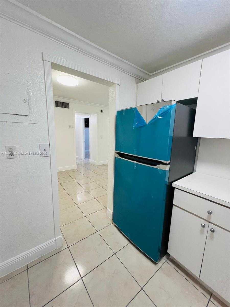Small Image of 606 WEST 81ST ST #224, Hialeah Number 22