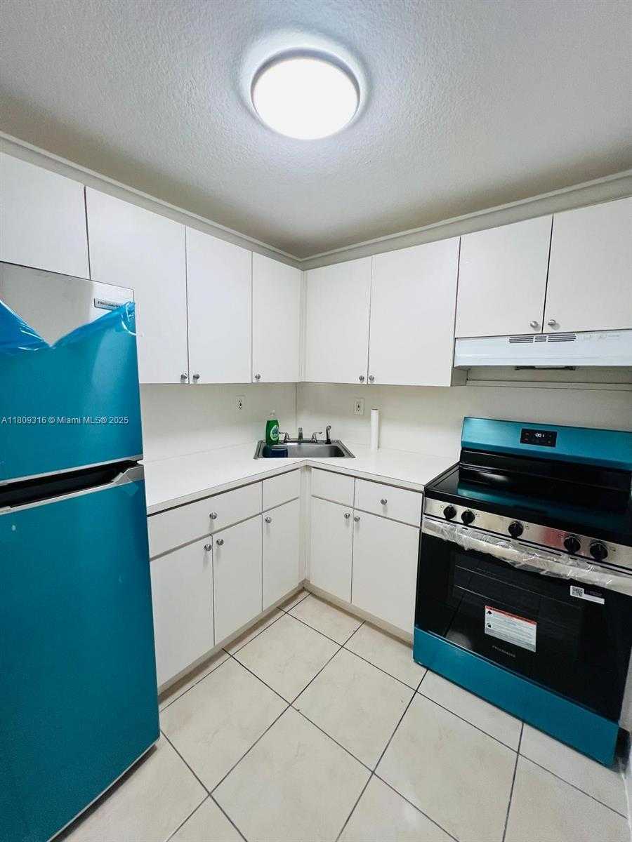 Small Image of 606 WEST 81ST ST #224, Hialeah Number 24