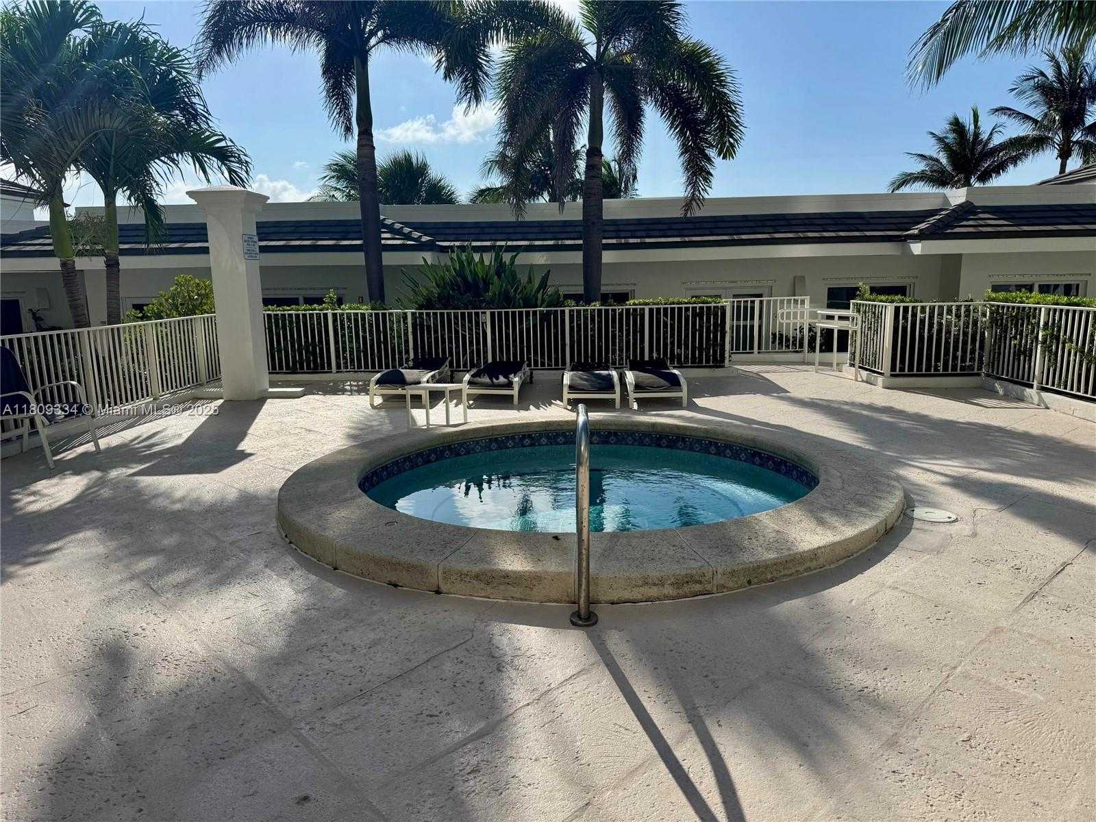 Small Image of 4779 COLLINS AVE #2106, Miami Beach Number 14