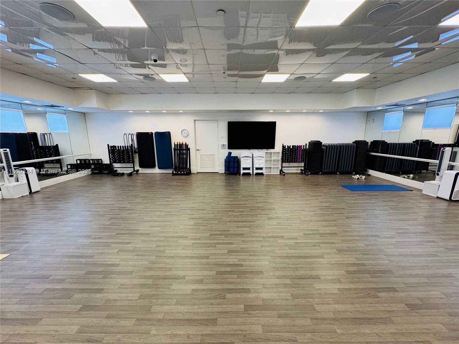 Small Image of 4779 COLLINS AVE #2106, Miami Beach Number 3