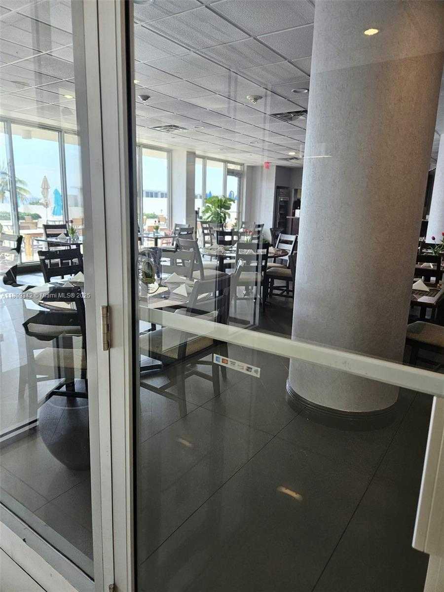 Small Image of 5701 EAST COLLINS AVE #PH10, Miami Beach Number 13