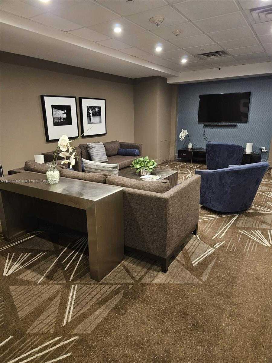 Small Image of 5701 EAST COLLINS AVE #PH10, Miami Beach Number 16