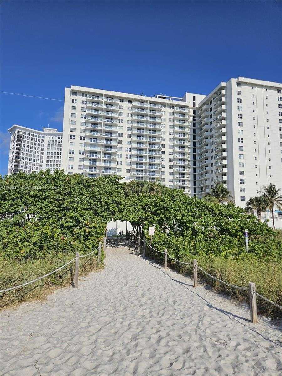 Small Image of 5701 EAST COLLINS AVE #PH10, Miami Beach Number 3