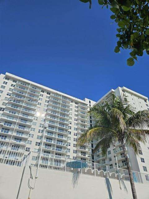 Small Image of 5701 EAST COLLINS AVE #PH10, Miami Beach Number 4