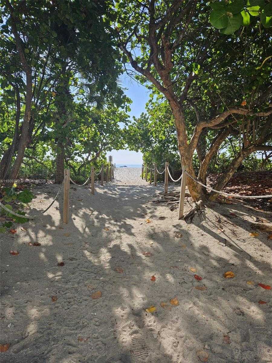 Small Image of 5701 EAST COLLINS AVE #PH10, Miami Beach Number 5