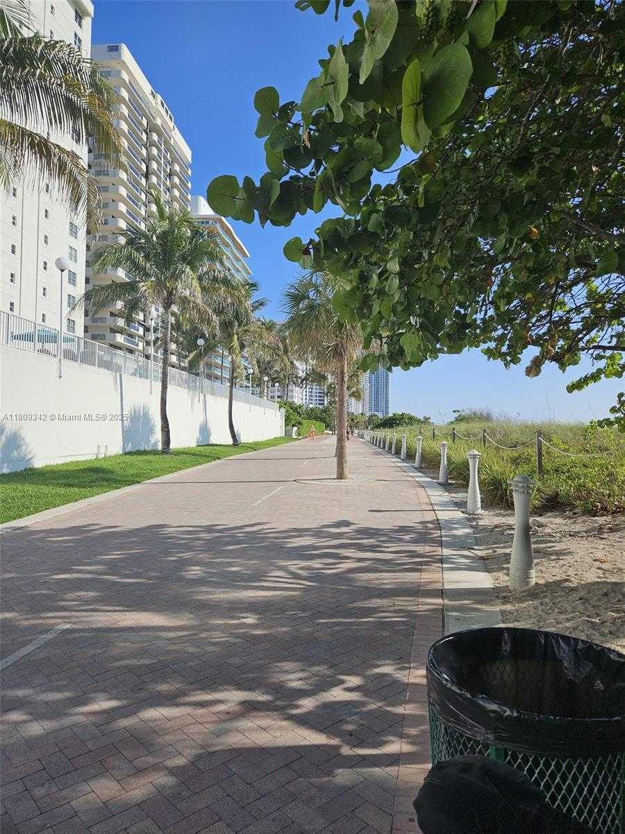 Small Image of 5701 EAST COLLINS AVE #PH10, Miami Beach Number 7