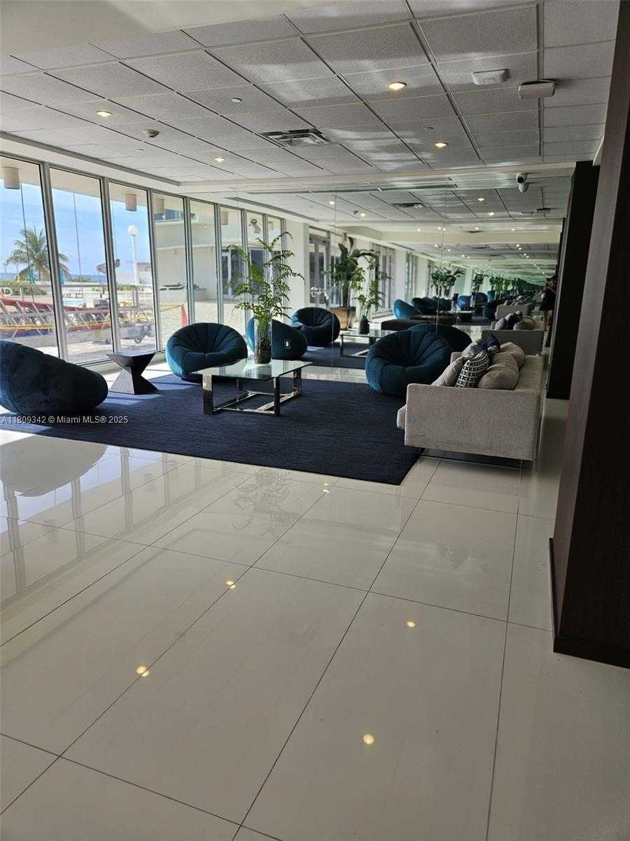 Small Image of 5701 EAST COLLINS AVE #PH10, Miami Beach Number 9
