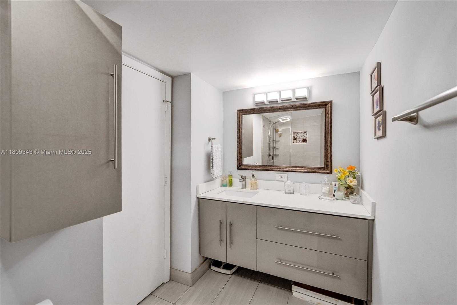 Small Image of 1201 SOUTH OCEAN DR #609S, Hollywood Number 45