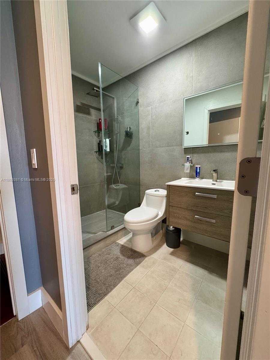 Small Image of 2200 MONROE ST #33, Hollywood Number 14