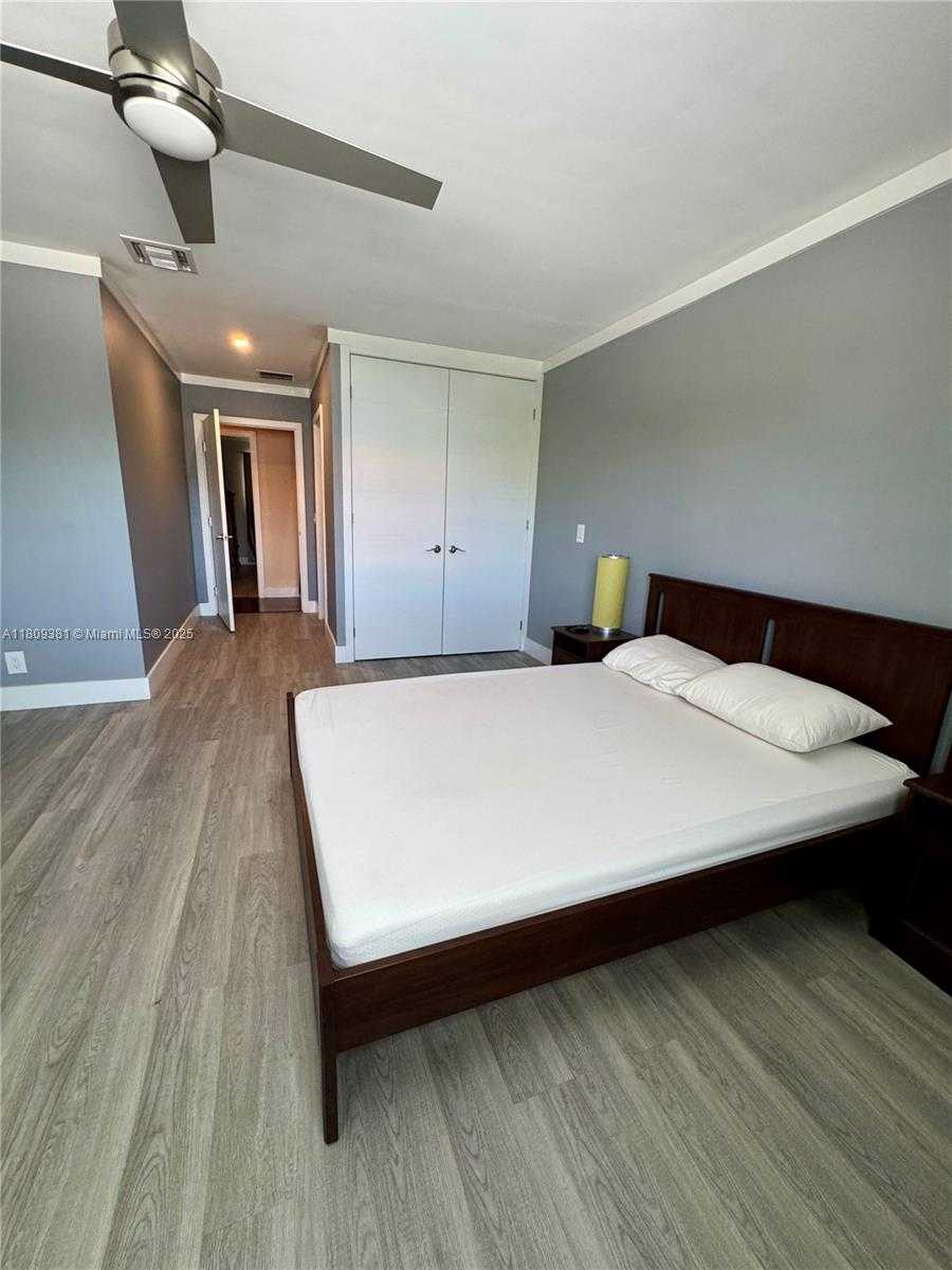 Small Image of 2200 MONROE ST #33, Hollywood Number 15