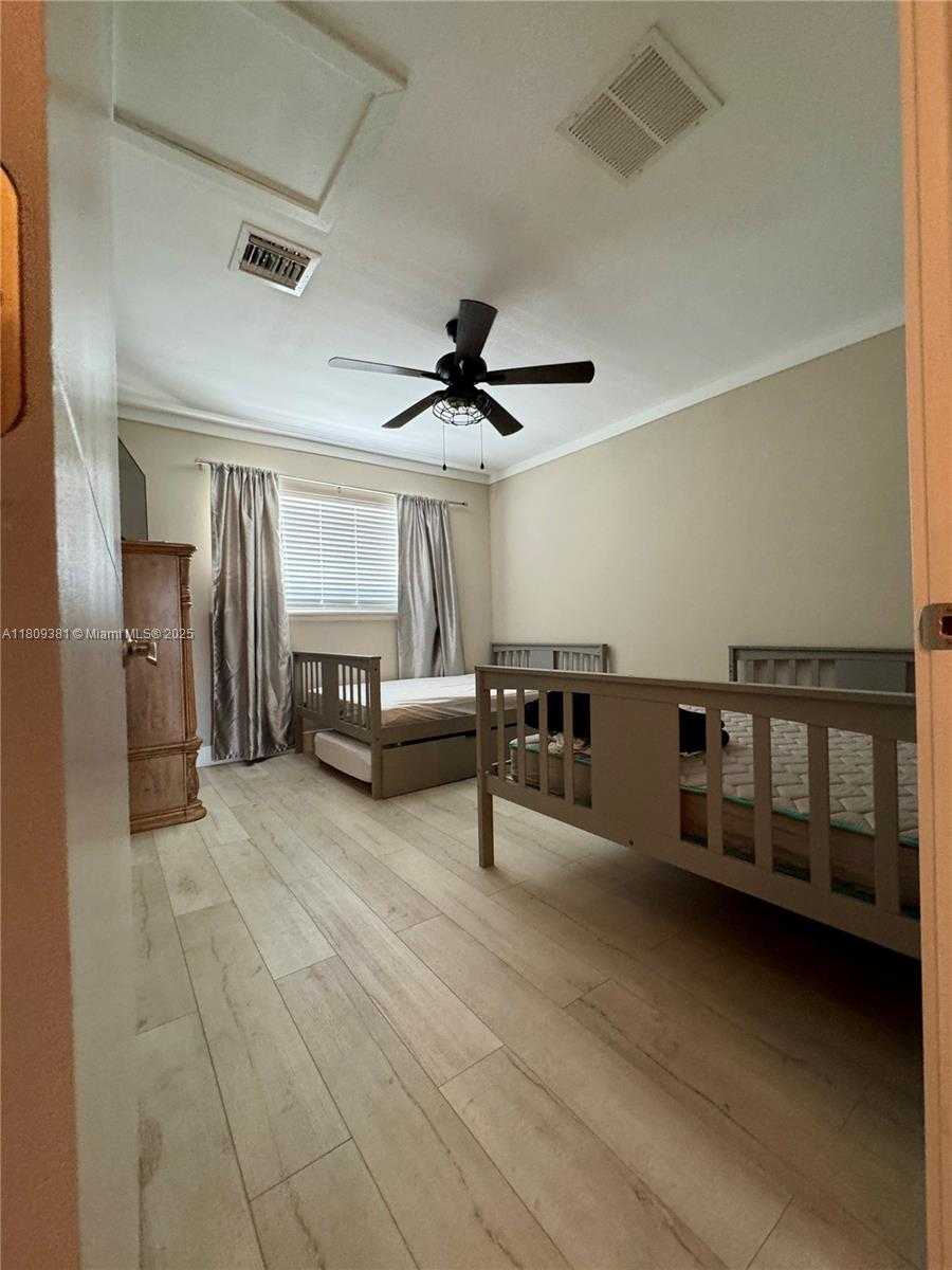Small Image of 2200 MONROE ST #33, Hollywood Number 16